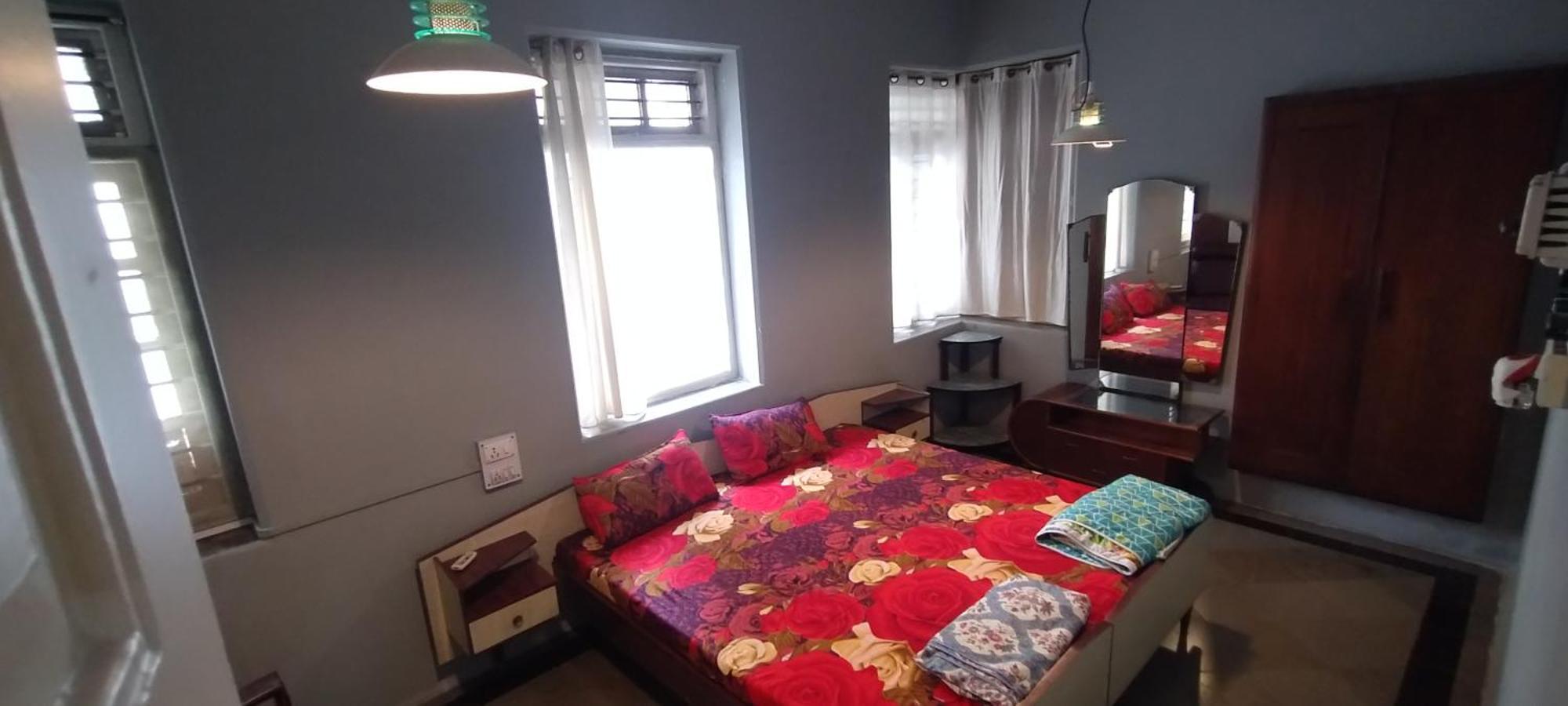 Madhav Bhavan Guest House Púna Kültér fotó